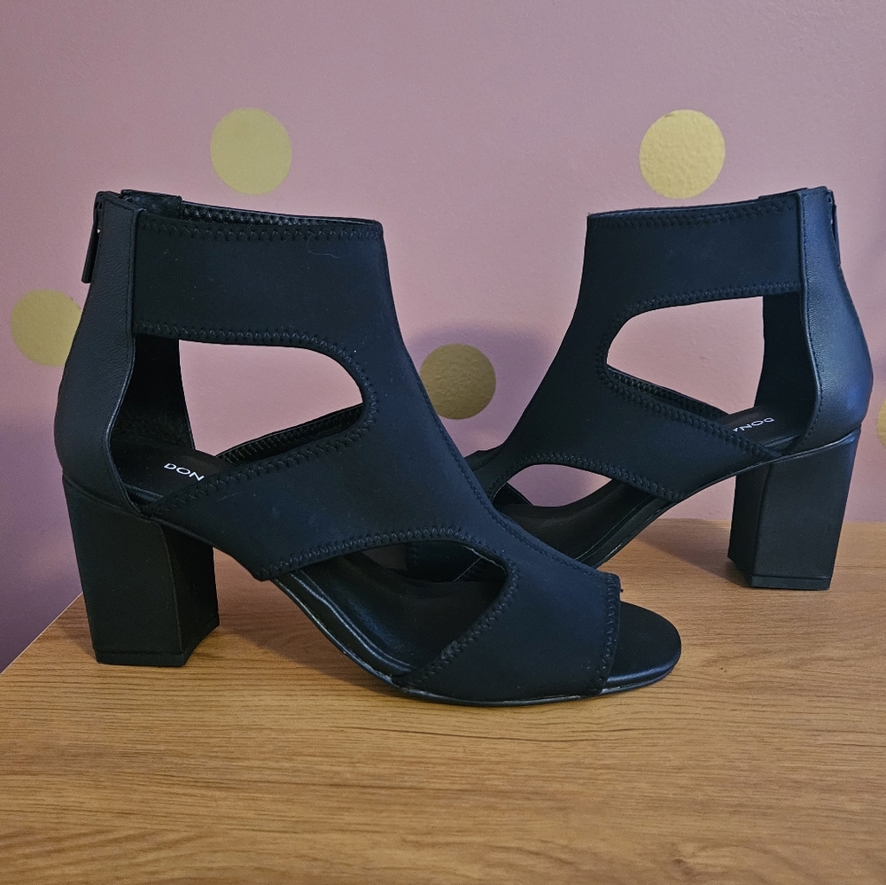Donald/Pliner Black Heels - Picture 5 of 9